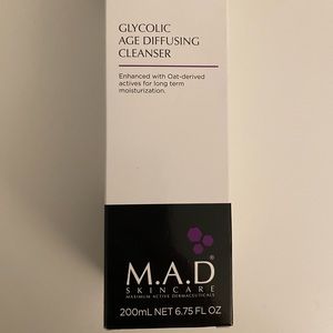 m.a.d. Skincare Glycolic Age Diffusing Cleanser